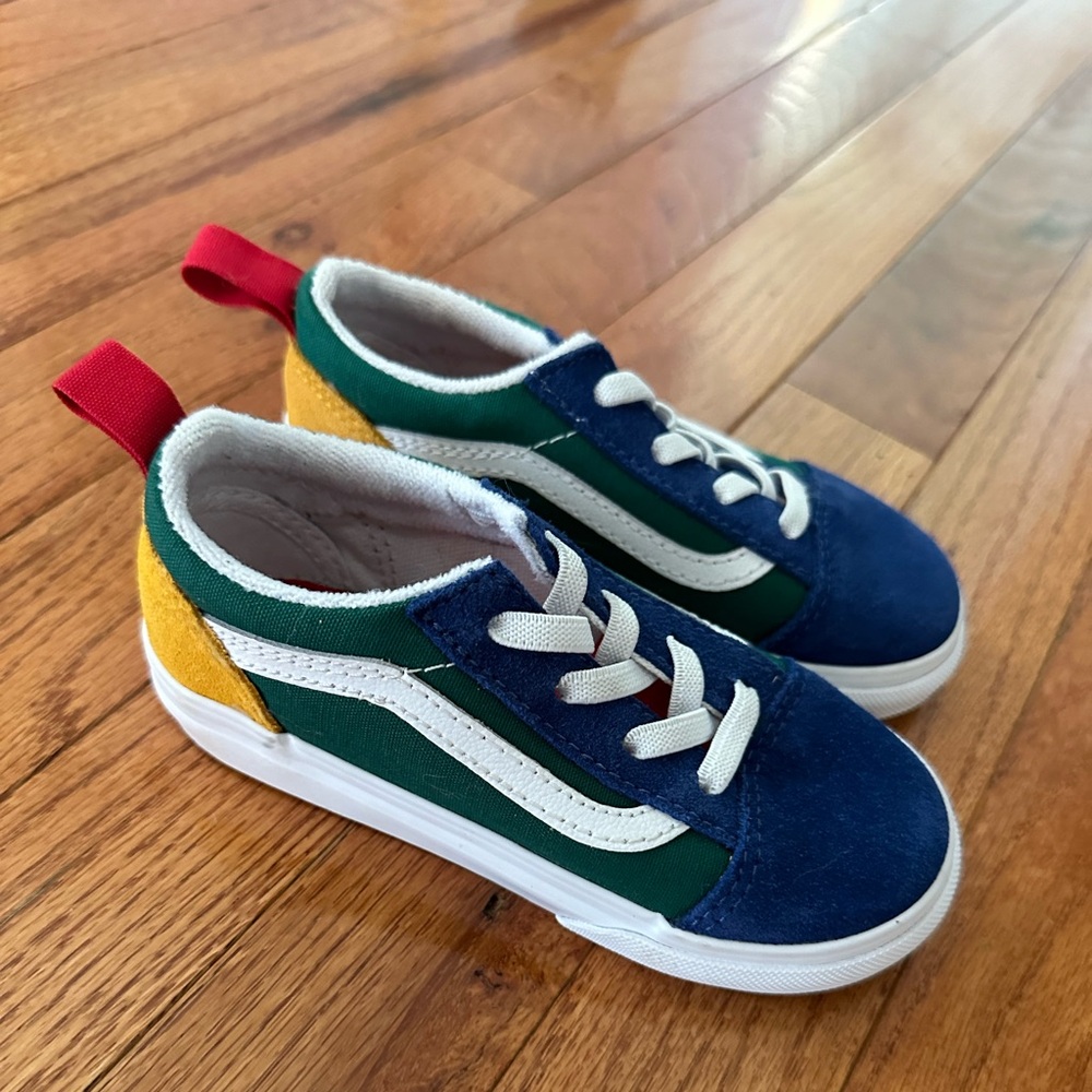 Old school elastic toddler vans - 9C NEW
